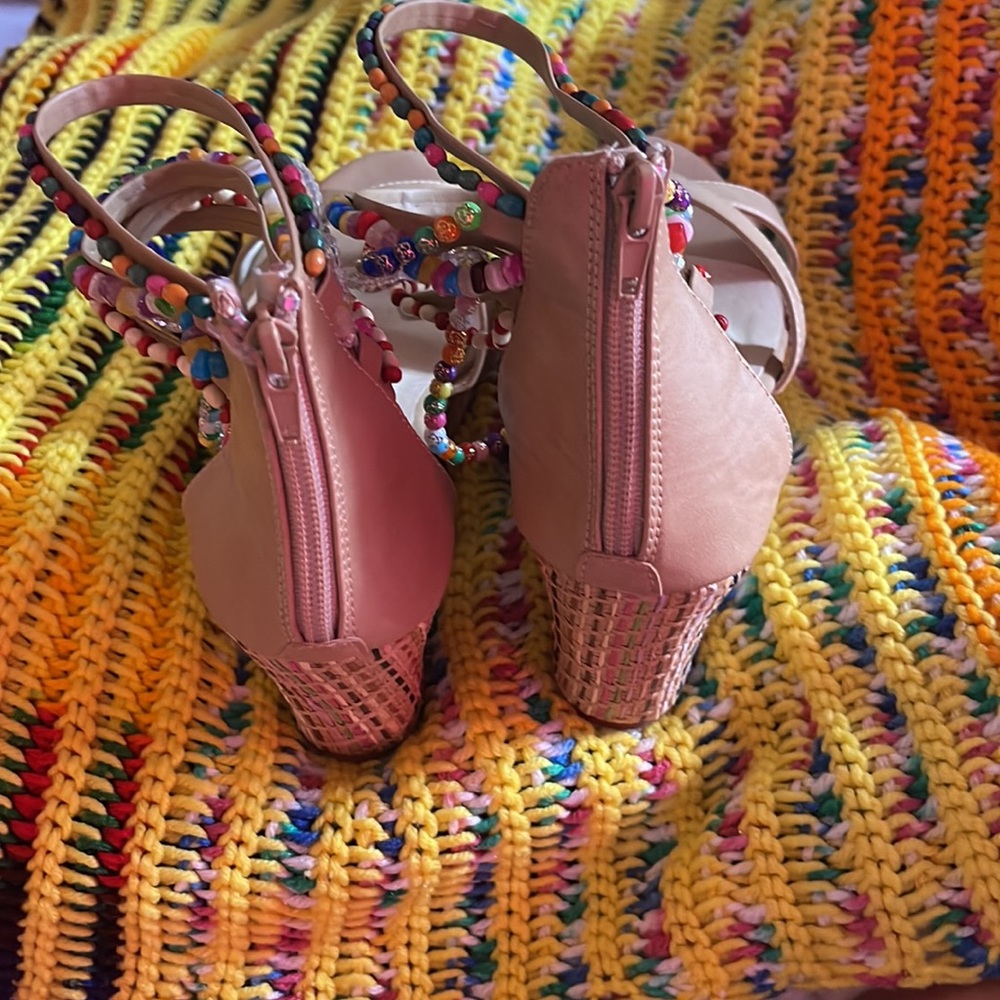 Shoes - Picture 4 of 7